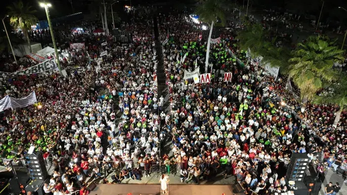 Claudia Sheinbaum arranca su último mes de campaña junto a 180 mil personas de cuatro estados de la República