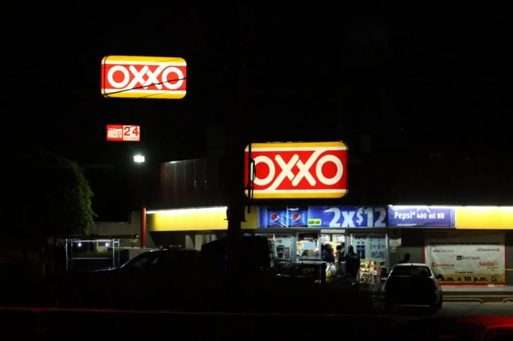 La muerte lo sorprende en un Oxxo