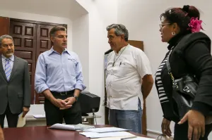 Revisa Tony Gali remodelación de Sala de Regidores