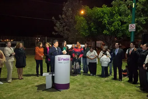 Rivera Pérez entrega alumbrado en Villas América, fraccionamiento no municipalizado