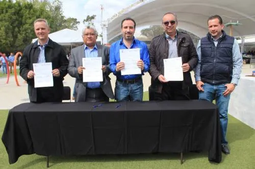 Puebla y Veracruz firman convenio de reciprocidad para impulsar apicultura de la región
