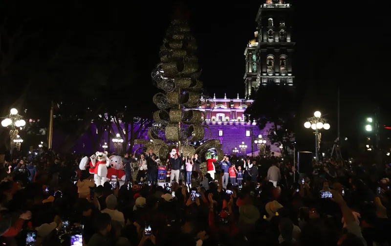 ayuntamiento-puebla-encendido-arbol-navidad