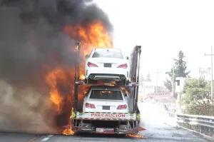 Millones en pérdidas por incendio de nodriza en la Mex-Pue