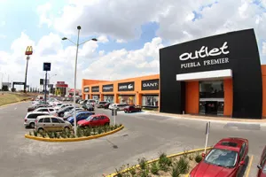 Invitan a saquear Outlet Puebla
