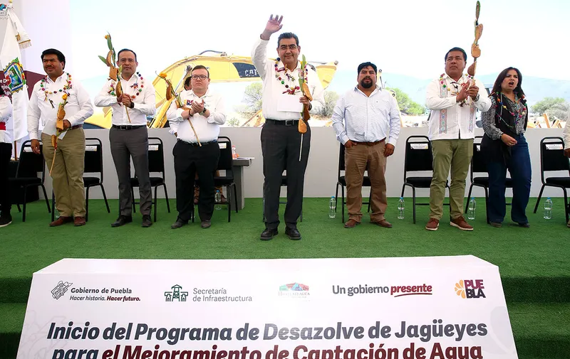 desazolve-de-jagueyes-huatlatlauca