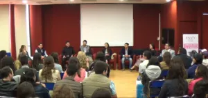 Egresados de Mercadotecnia comparten experiencias en panel sobre
