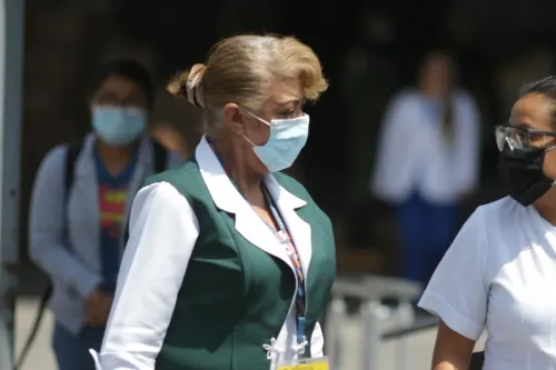 Aprueban en comisiones castigar hasta con 6 años  agresiones a personal de Salud