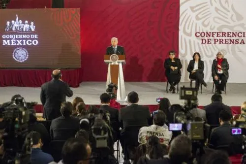 AMLO defiende postura de México ante crisis en Venezuela