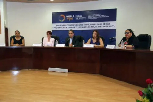 Encabeza Carrasco encuentro con presidentes municipales para protección de migrantes poblanos