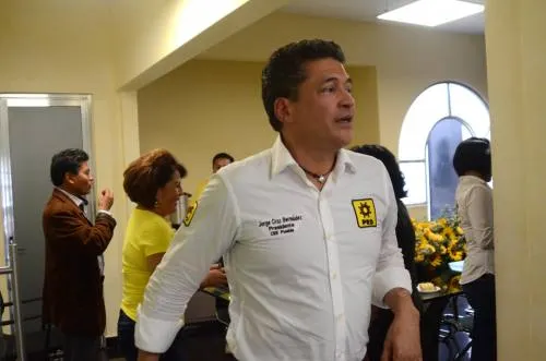 Cruz Bermúdez aplazó renuncia a dirigencia del PRD