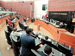 Senado baja gasto, pero crea plazas; dietas se reducen sólo $100