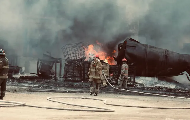 Incendio en empresa de diésel en Cadereyta dejó un lesionado y provocó la evacuación de 11 personas