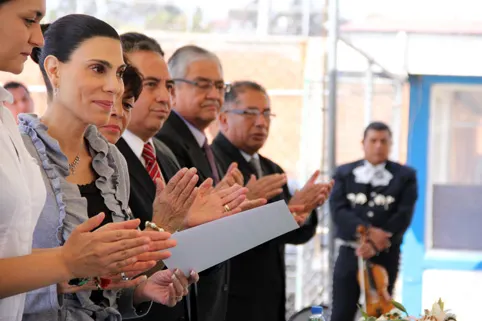 Gabriela Moreno Valle entrega reconocimientos a internos de San Miguel