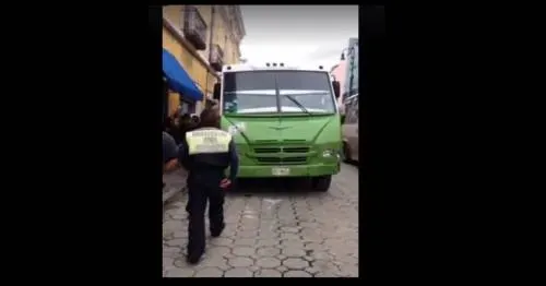 Chofer de la Ruta 68 atropella a dos mujeres en el Centro Histórico