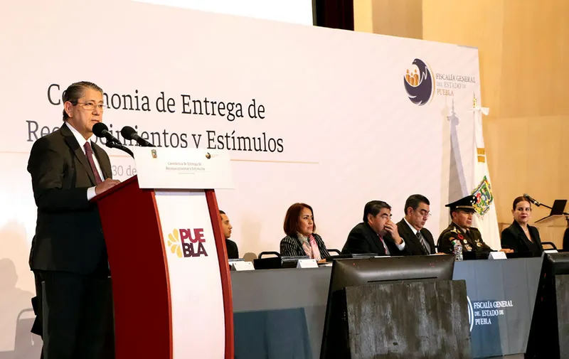 fge-puebla-entrega-reconocimientos