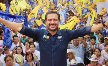 ¡El que no brinque es Yunes!