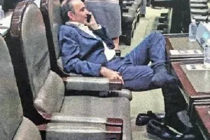 Ahora exhiben a Estefan chancleando en San Lázaro