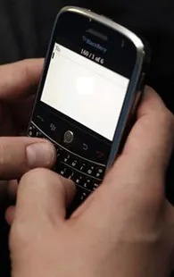 Desatan frenética búsqueda por robo de celular a primera dama
