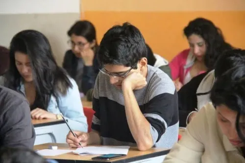 Universitarios poblanos tardan hasta 5 años en concluir estudios: ENE 2019