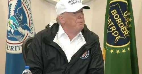 No será por cheque que México pague el muro, será a través del T-MEC: Trump