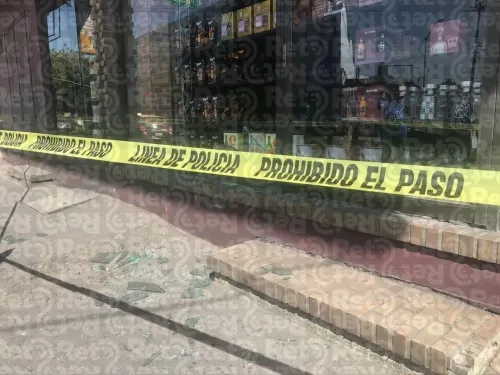 Roban botellas tras cristalazo a vinatería en la colonia Amor