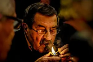 Destacan en Alemania valor político controversial de Günter Grass