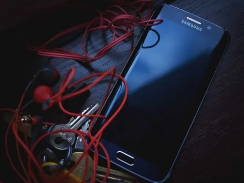 ¡Aguas! Esta app cobra por actualizaciones gratuitas de Samsung