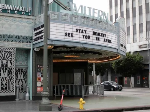 Ordena California nuevo cierre total de restaurantes y cines