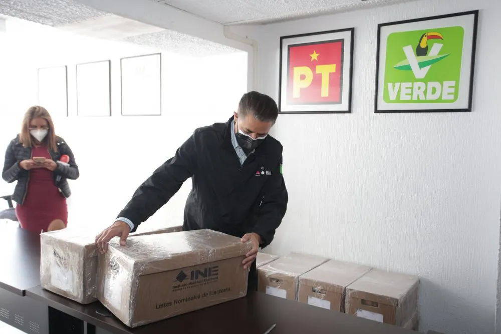 Papelería para consulta ciudadana comienza a ser distribuida en Puebla