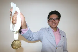 Gana preparatoriano BUAP medalla de oro en Olimpiada Nacional de Biología