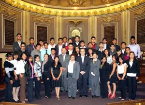 Recibe Mario Riestra a alumnos de Secundaria 94 y del Cobaep Plantel 36