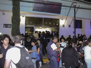 Piden liberar a 22 detenidos en gresca con la policía