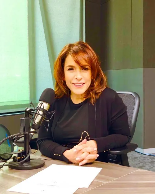 Fernanda Familiar VS los Diputados Poblanos (Balada Triste de Trompeta)