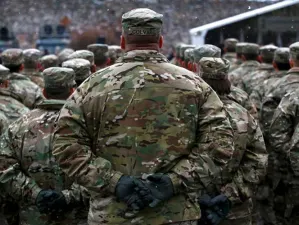 Tropas de EU entran en Polonia, en primer despliegue de la OTAN cerca de Rusia