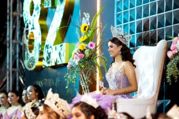 Coronan a Carla Marian I como reina de la 82ª Feria de la Manzana