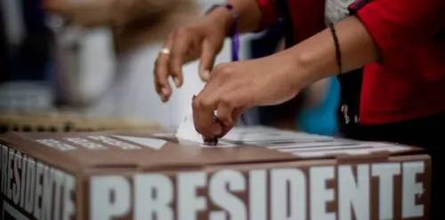 Las dudas en la soledad de la mampara y ante 6 boletas