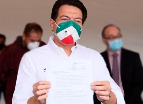 Mario Delgado se registra ante el INE para competir por dirigencia de Morena