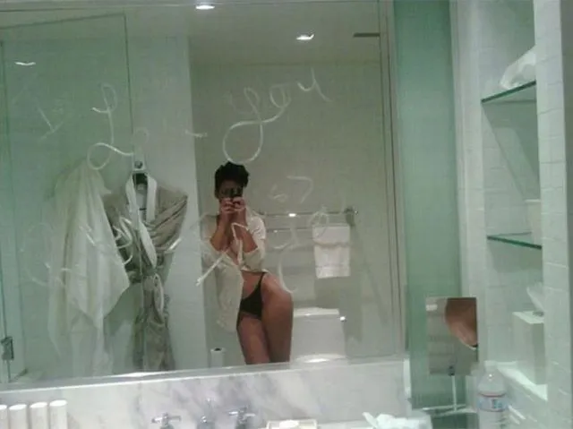 Rihanna se desnudaría por un millón