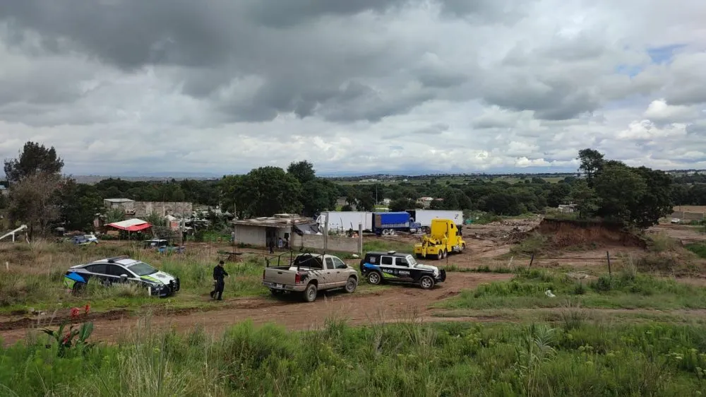 Atrapan a banda de roba vehículos con mercancía