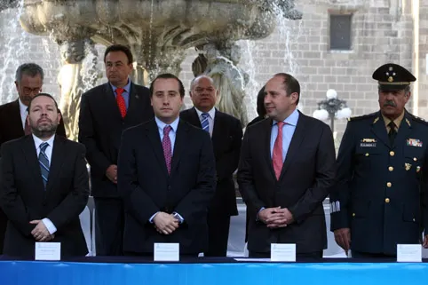 Eduardo Rivera viaja a Querétaro a Ceremonia de Aniversario de la Constitución