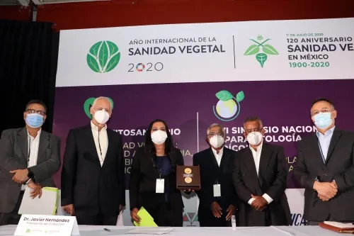 Recibe titular de SDR Premio Nacional en Parasitología Agrícola