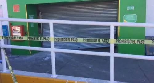 Comando armado atraca Bodega Aurrerá de Tecamachalco; se llevan hasta el cajero automático