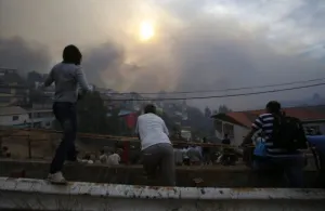 Van 8 mil damnificados por gigantesco incendio en Chile