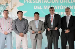 Presentan medalla del Maratón Internacional Puebla 2014