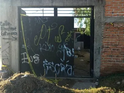 Mujer hace fogata en su recámara y muere intoxicada