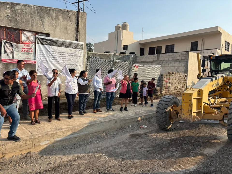 Ariadna Ayala, presidenta de Atlixco, inicia pavimentación integral en San Alfonso con visión social y sustentable