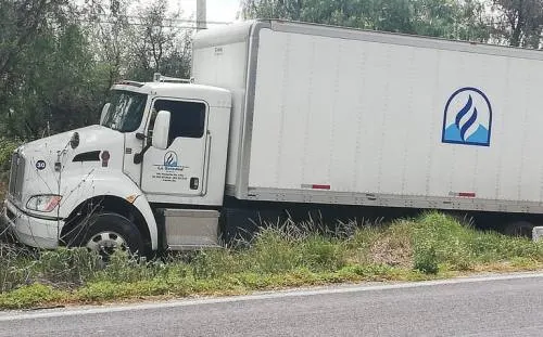 Tras resistirse a asalto, trailero es asesinado sobre la Tehuacán-Orizaba