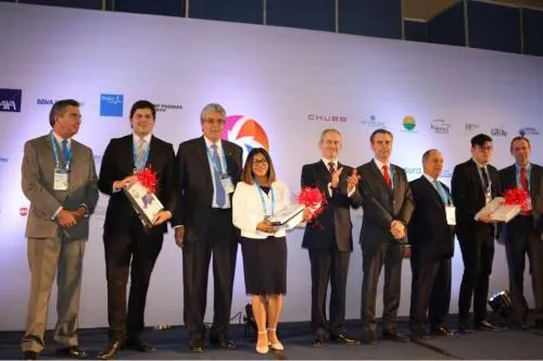 Alumnos Anáhuac, ganadores del Premio Nacional Universitario AMIS
