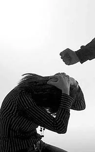 Estuvo cautiva siete años y tuvo cuatro hijos con su secuestrador