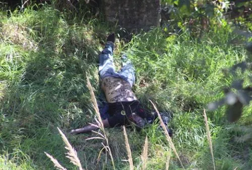 Con narco mensaje localizan a presunto Zeta asesinado en Bosques de Manzanilla
